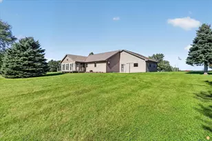 5541 W County A Rd, Janesville, WI 53548 - Photo 8