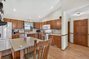 5541 W County A Rd, Janesville, WI 53548 - Photo 22