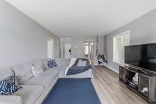 18725 Brookfield Dr, Brookfield, WI 53045 - Photo 6