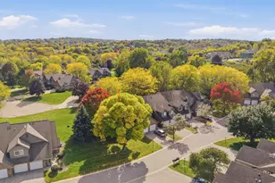 18725 Brookfield Dr, Brookfield, WI 53045 - Photo 2