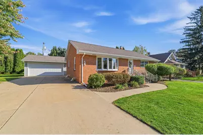 943 Ransom Street, Ripon, WI 54971 - Photo 2