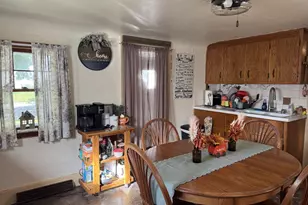 102 S Chatham St, Janesville, WI 53548 - Photo 6