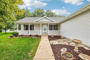 401 Brett's Way, Orfordville, WI 53576 - Photo 2