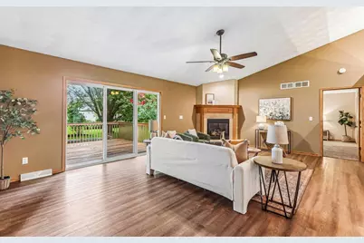 401 Bretts Way, Orfordville, WI 53576 - Photo 4