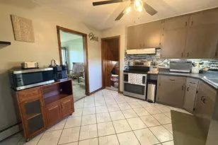 2421 S Dewey Ave, Beloit, WI 53511 - Photo 8