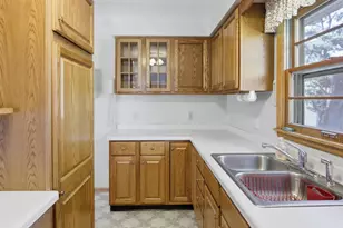 846 Taylor Rd, New Lisbon, WI 53950 - Photo 4