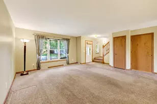 1576 Wild Iris St, Sun Prairie, WI 53590 - Photo 4