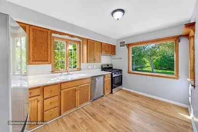 7609 N Boyd Way, Milwaukee, WI 53217 - Photo 10
