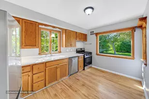 7609 N Boyd Way, Milwaukee, WI 53217 - Photo 10