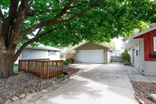 2131 S Pine St, Janesville, WI 53546 - Photo 2