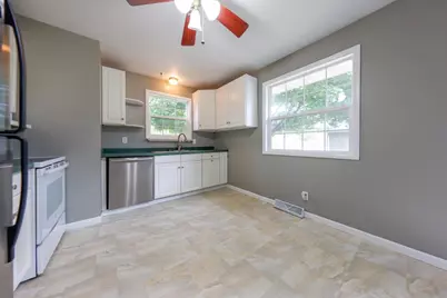 2131 S Pine Street, Janesville, WI 53546 - Photo 12