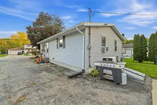 730 S Center St, Beaver Dam, WI 53916 - Photo 4
