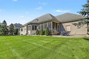 902 Winding Way, Madison, WI 53562 - Photo 8