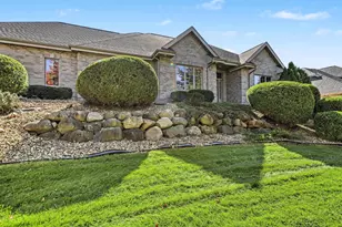 902 Winding Way, Madison, WI 53562 - Photo 4