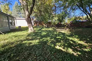 327 Hitchcock St, Baraboo, WI 53913 - Photo 6