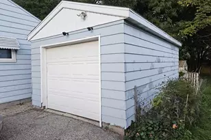 327 Hitchcock St, Baraboo, WI 53913 - Photo 24