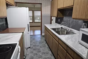327 Hitchcock St, Baraboo, WI 53913 - Photo 14