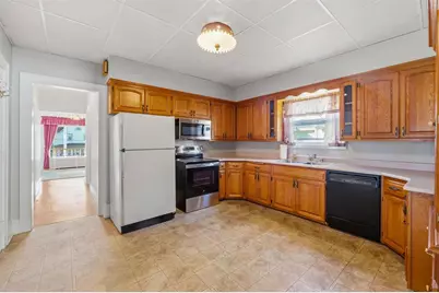 615 N Center Street, Beaver Dam, WI 53916 - Photo 6