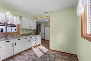 213 S College Ave, Fox Lake, WI 53933 - Photo 8