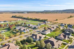 2013 Fieldstone Blvd, Prairie Du Sac, WI 53578 - Photo 70