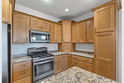 2013 Fieldstone Boulevard #5, Prairie Du Sac, WI 53578 - Photo 4