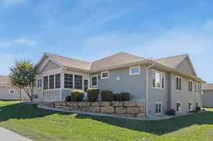 2013 Fieldstone Blvd, Prairie Du Sac, WI 53578 - Photo 58