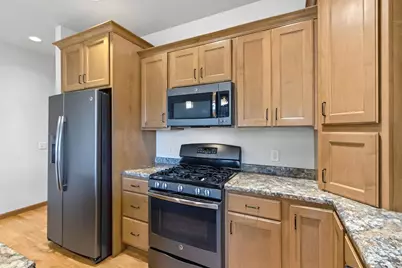 2013 Fieldstone Boulevard #5, Prairie Du Sac, WI 53578 - Photo 6