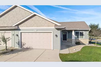 2013 Fieldstone Boulevard #5, Prairie Du Sac, WI 53578 - Photo 2