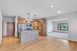 2013 Fieldstone Blvd, Prairie Du Sac, WI 53578 - Photo 8