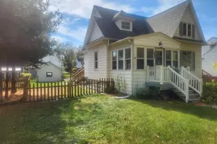 410 6th St, Baraboo, WI 53913 - Photo 2