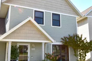 224 S Musket Ridge Dr, Sun Prairie, WI 53590 - Photo 2