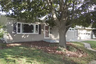 1046 N Ringold St, Janesville, WI 53545 - Photo 2