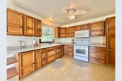 8647 E State Road 67, Clinton, WI 53525 - Photo 6