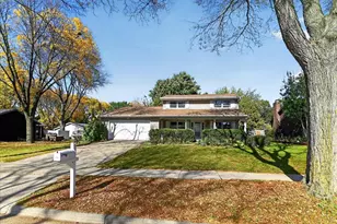 5306 Brookshire Ln, Madison, WI 53714 - Photo 2