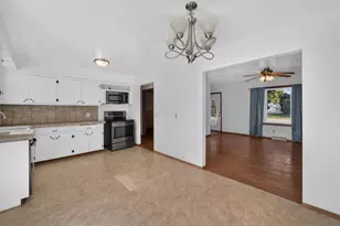 1513 Roosevelt Ave, Janesville, WI 53546 - Photo 8