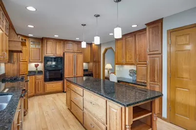 1098 Lori Lane, Sun Prairie, WI 53590 - Photo 6