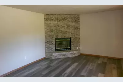 2855 Chatsworth Drive, Beloit, WI 53511 - Photo 6