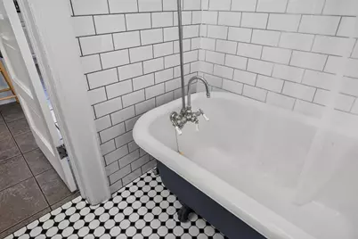 2122 Center Avenue, Madison, WI 53704 - Photo 18