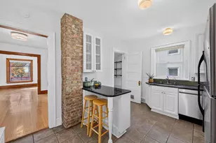 2122 Center Ave, Madison, WI 53704 - Photo 8