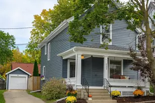 2122 Center Ave, Madison, WI 53704 - Photo 2