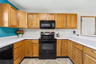 8430 Elderberry Road, Madison, WI 53717 - Photo 10
