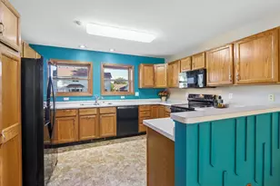 8430 Elderberry Rd, Madison, WI 53717 - Photo 8