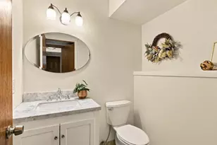 7 Hickory Hollow Dr, Madison, WI 53705 - Photo 28