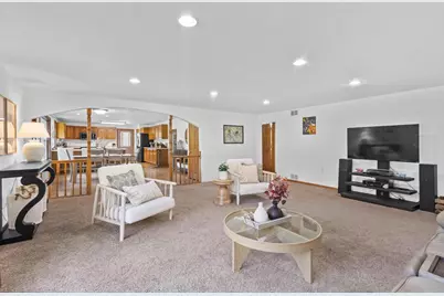 1642 Greenway Road, Sun Prairie, WI 53590 - Photo 12