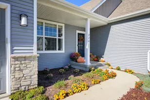 224 Sunshine Ln, Madison, WI 53593 - Photo 2