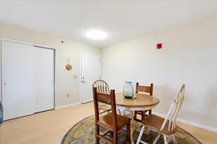 102 Prairie Heights Dr, Verona, WI 53593 - Photo 8