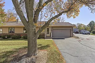 103 Whitetail Dr, Sun Prairie, WI 53590 - Photo 1