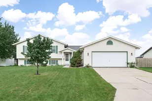582 Rivendell Dr, Milton, WI 53563 - Photo 2