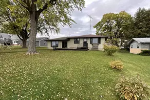 W10205 Hickory Bay Rd, Fox Lake, WI 53933 - Photo 2