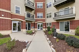 5192 Sassafras Dr, Fitchburg, WI 53711 - Photo 2